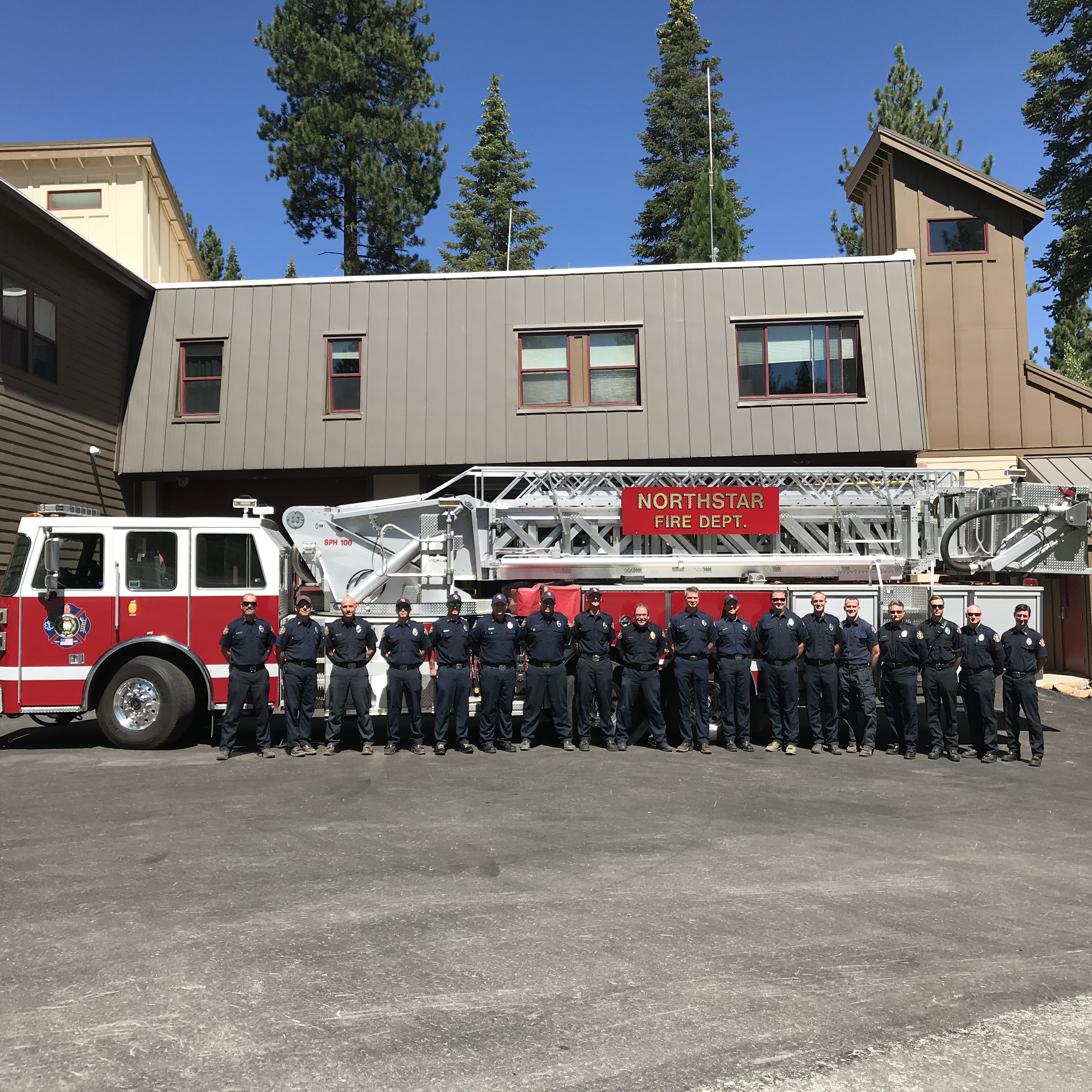 Staff Photo 2018.jpg